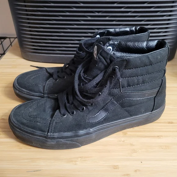 Vans Men's Black High-Top Sneakers Sk8 Hi - Picture 2 of 6